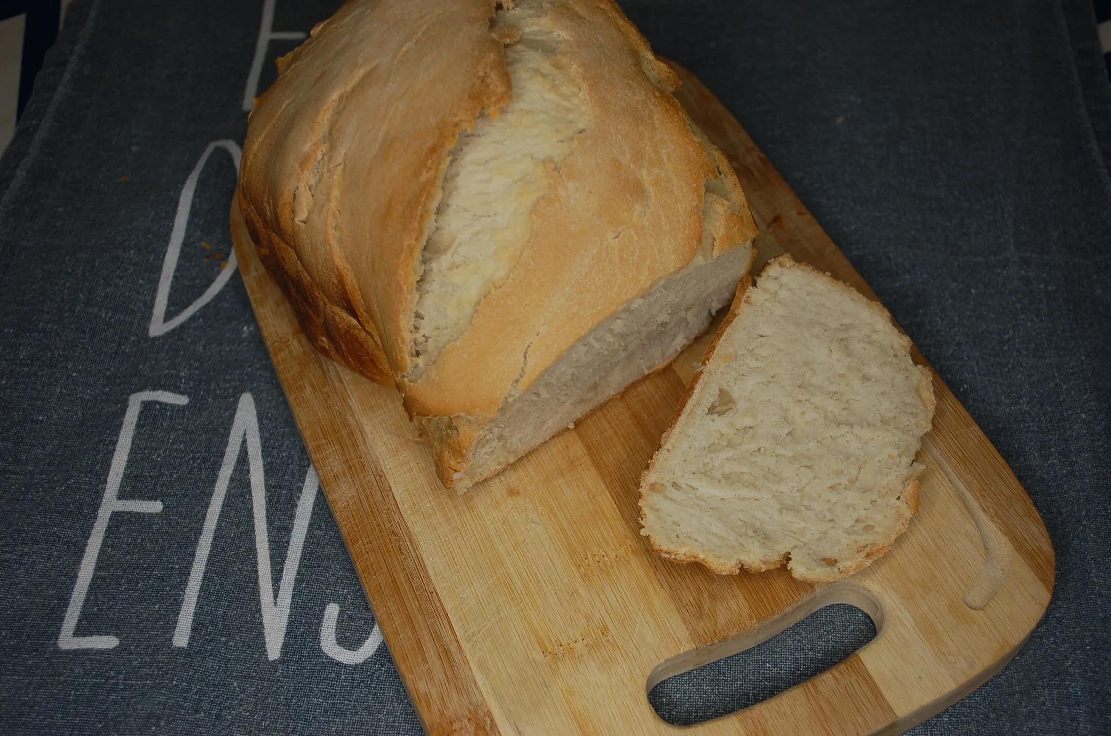 Weißbrot mit Sauerteig Bread, Food, Brioche, French Loaf, Baked Goods ...
