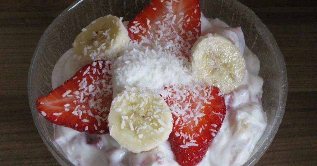 Erdbeer-Bananen-Kokosquark - einfach &amp; lecker | DasKochrezept.de