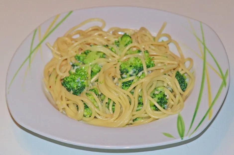 Spaghetti mit Brokkoli und Gorgonzolasauce - Rezept