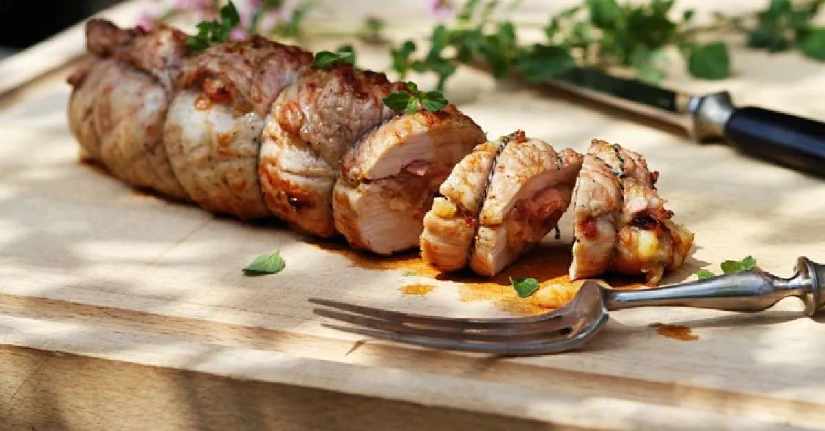 Gefülltes Schweinefilet vom Grill Rezept | EAT SMARTER