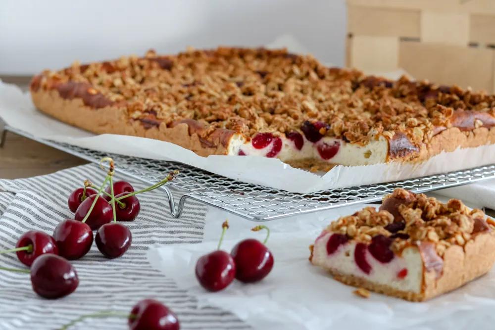 Gesunder Kirsch-Käsekuchen | zuckerfrei - BakingLifeStories