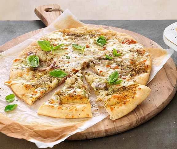 Taleggio-Pizza mit Pesto | Rezept | Betty Bossi