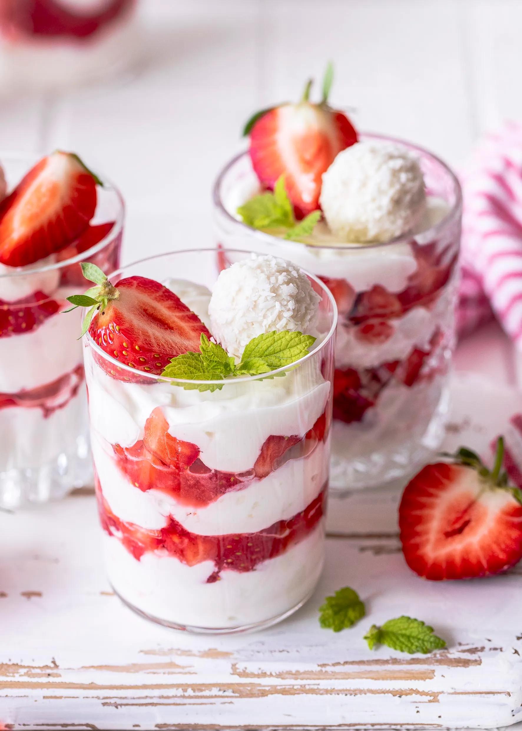 Einfaches Erdbeer Raffaello Dessert - Emma&amp;#39;s Lieblingsstücke