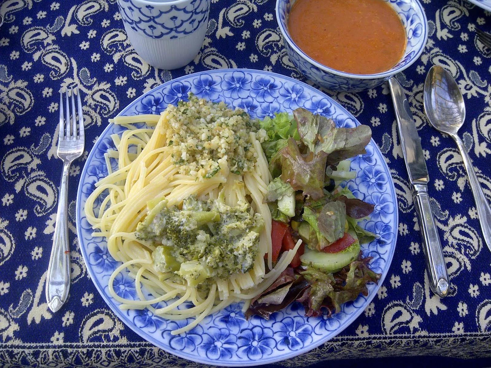 Elke dag vegetarisch: Tagliatelle met gorgonzola-broccoli en een pesto