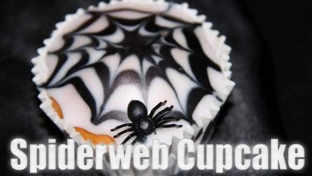 Gruselige Halloween Cupcakes Mit Spinnennetz — Rezepte Suchen