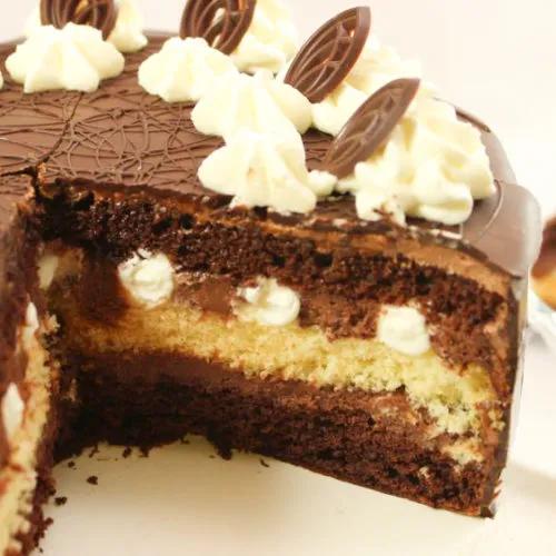 Chocolate Cream Cake | Festliche Schokoladentorte - amerikanisch-kochen.de