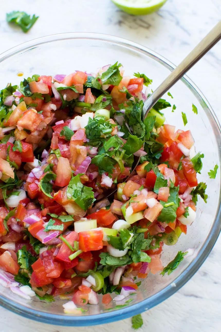 A super easy every day tomato salsa. Made from just 6 ingredients ...