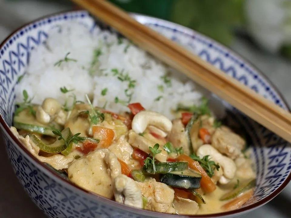 Thai Kokosnuss-Gemüse-Hähnchen-Curry von Crini_022012| Chefkoch | Curry ...