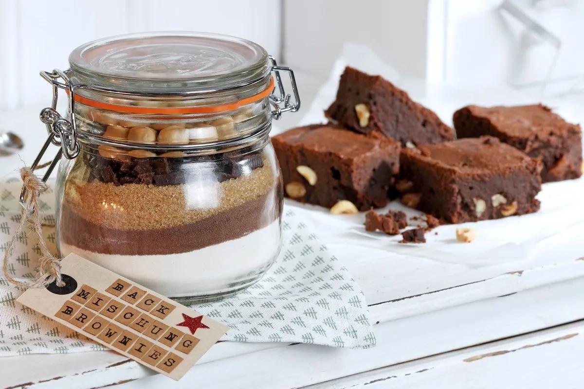 Backmischung für Brownies im Glas mit kostenloser Anleitung zum ...