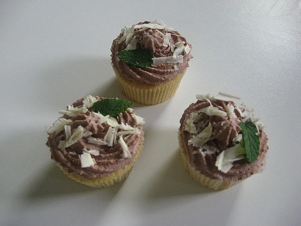 Vanille Cupcakes mit Schokosahne von Amurei| Chefkoch