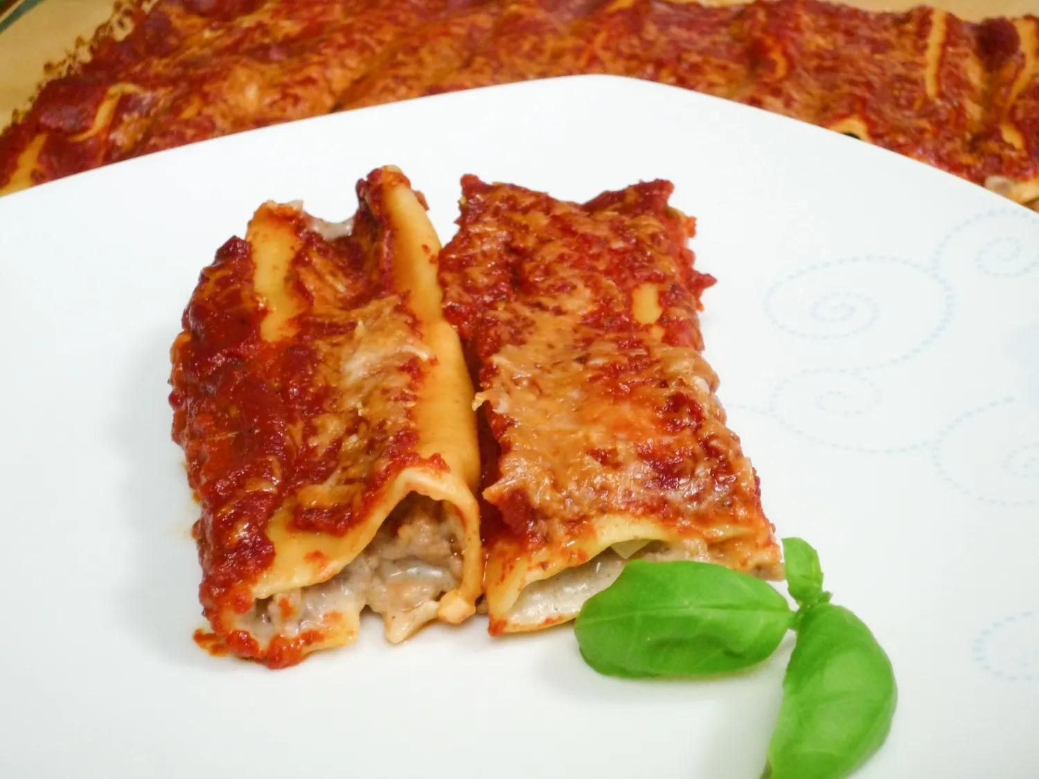 Rezept: Cannelloni mit Bechamelsauce, Hackfleischfüllung und Tomaten