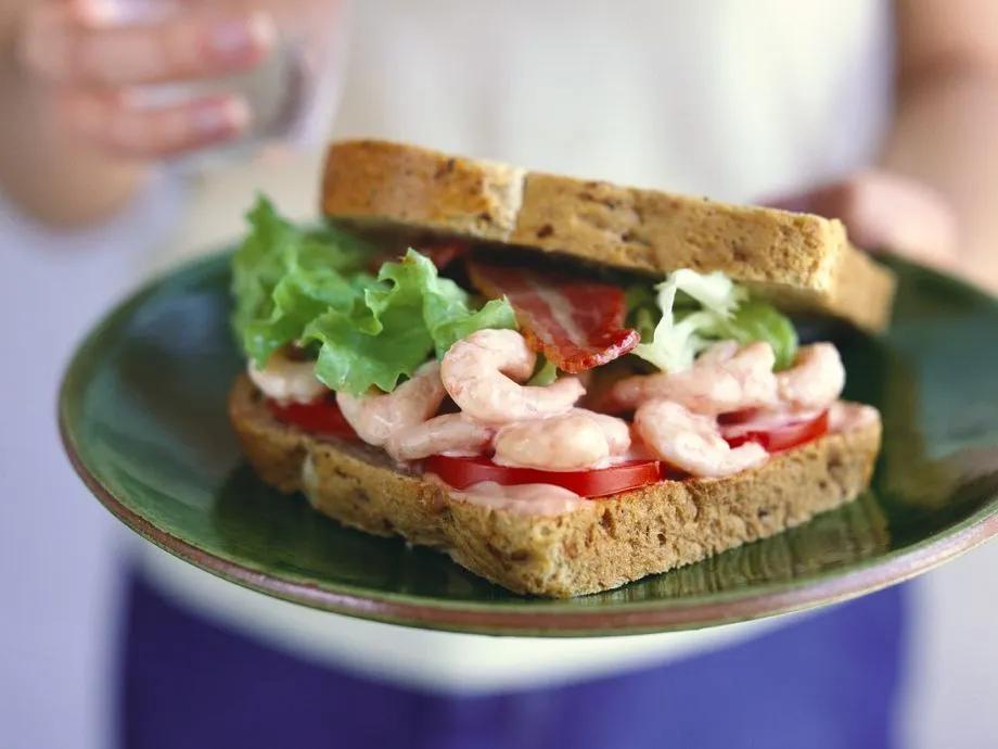 Prawn marie rose sandwich Recipe | EatSmarter