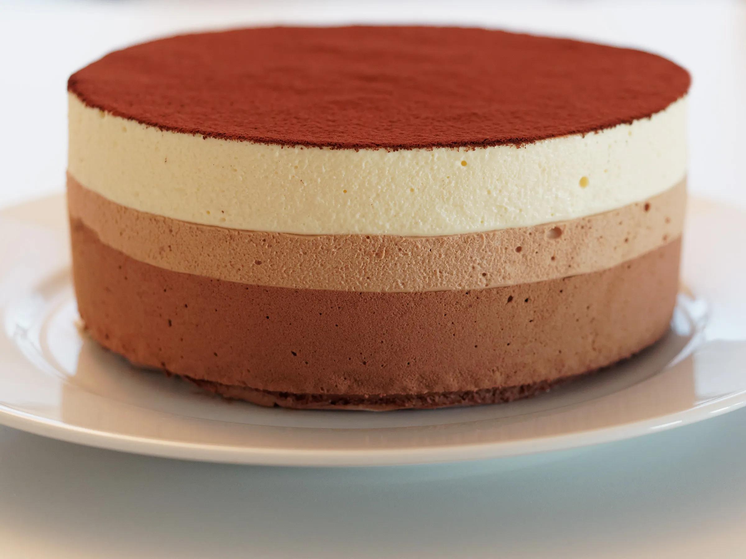 Dreierlei-Schokoladenmousse-Torte