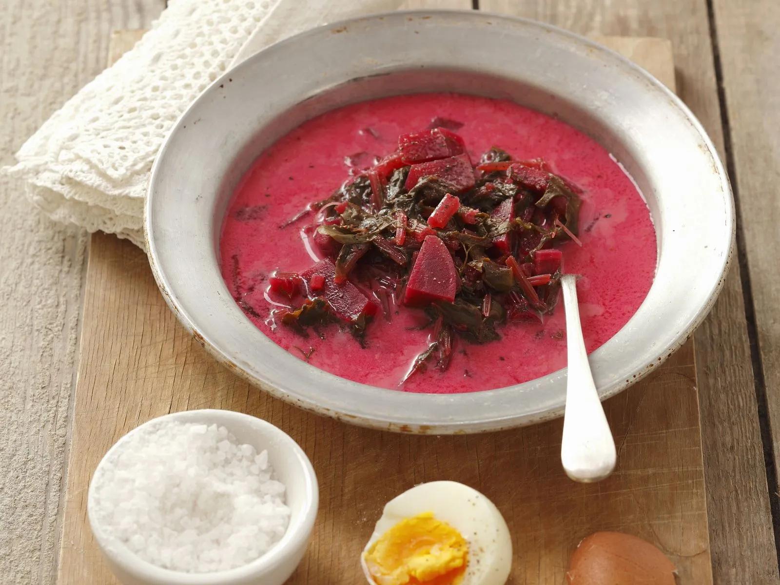 Rote-Bete-Suppe auf polnische Art (Botwinka) Rezept | EAT SMARTER