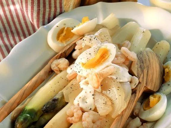 Spargelsalat mit Krabben Rezept | EAT SMARTER