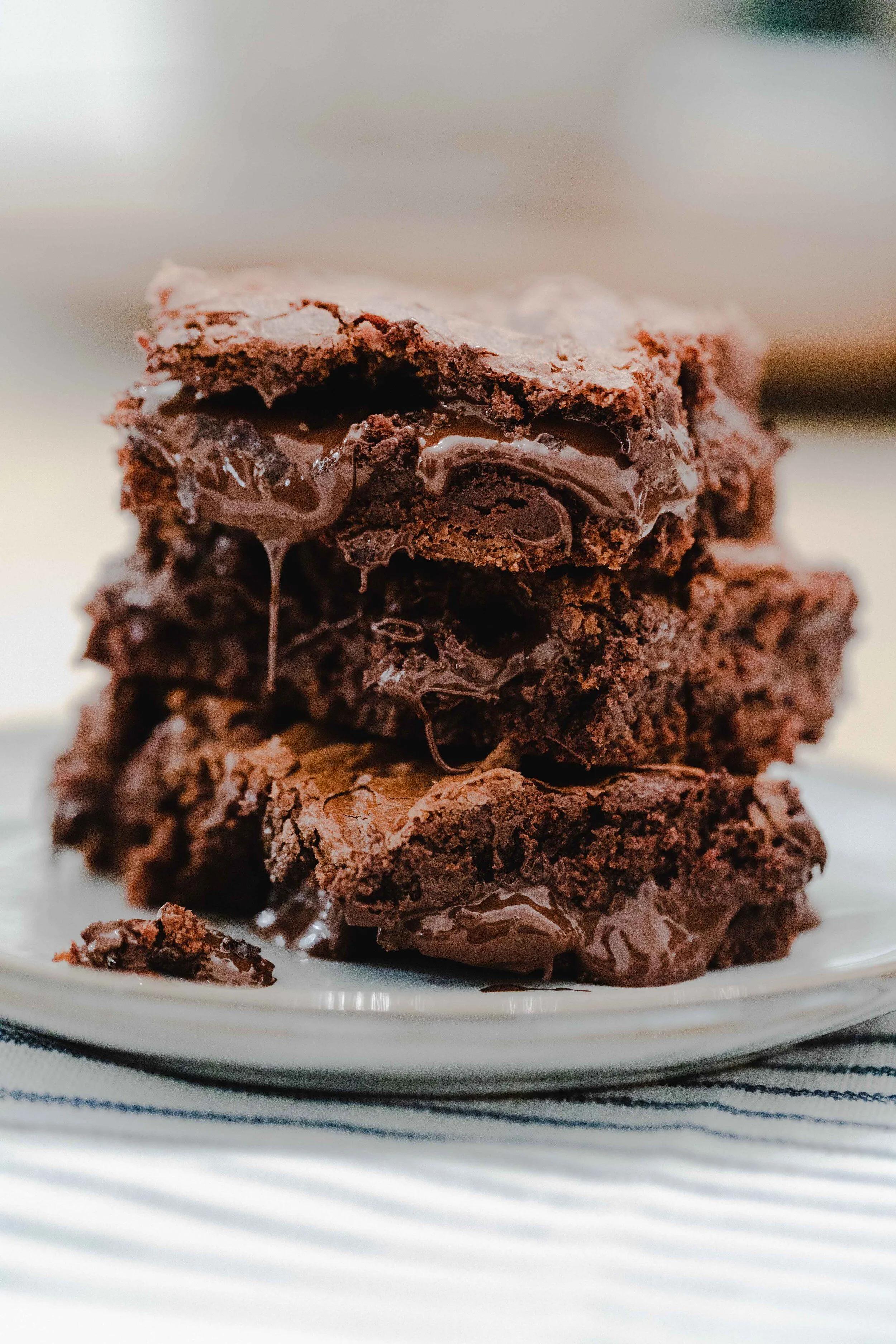 Best Fudgy Chocolate Bar Brownies — The Dashleys | Fudgy chocolate ...