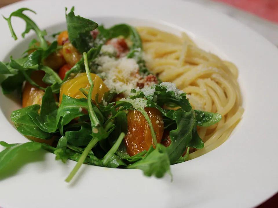 Pasta mit Tomaten und Rucola von zartgebaeck | Chefkoch