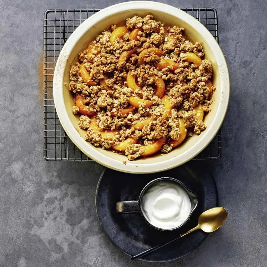 Aprikosen-Crumble mit Flockenstreuseln Rezept | Küchengötter