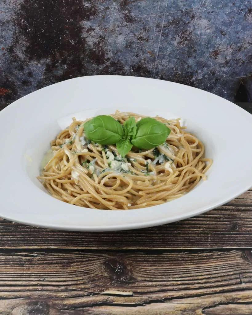 Vollkorn Spaghetti mit Gorgonzola Sauce - Zu Faul Zum Kochen