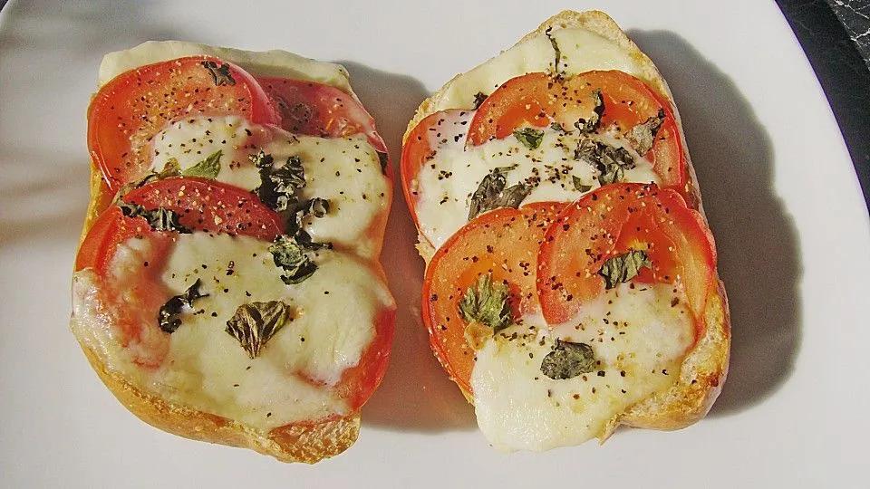Tomate - Mozzarella - Brötchen überbacken von pukkimaus04 | Chefkoch ...