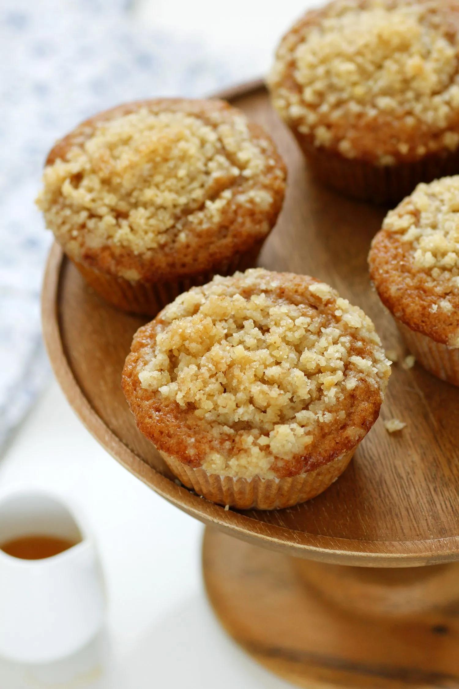 Honey Muffins with Streusel | Lil&amp;#39; Cookie | Honey muffins, Dessert cake ...
