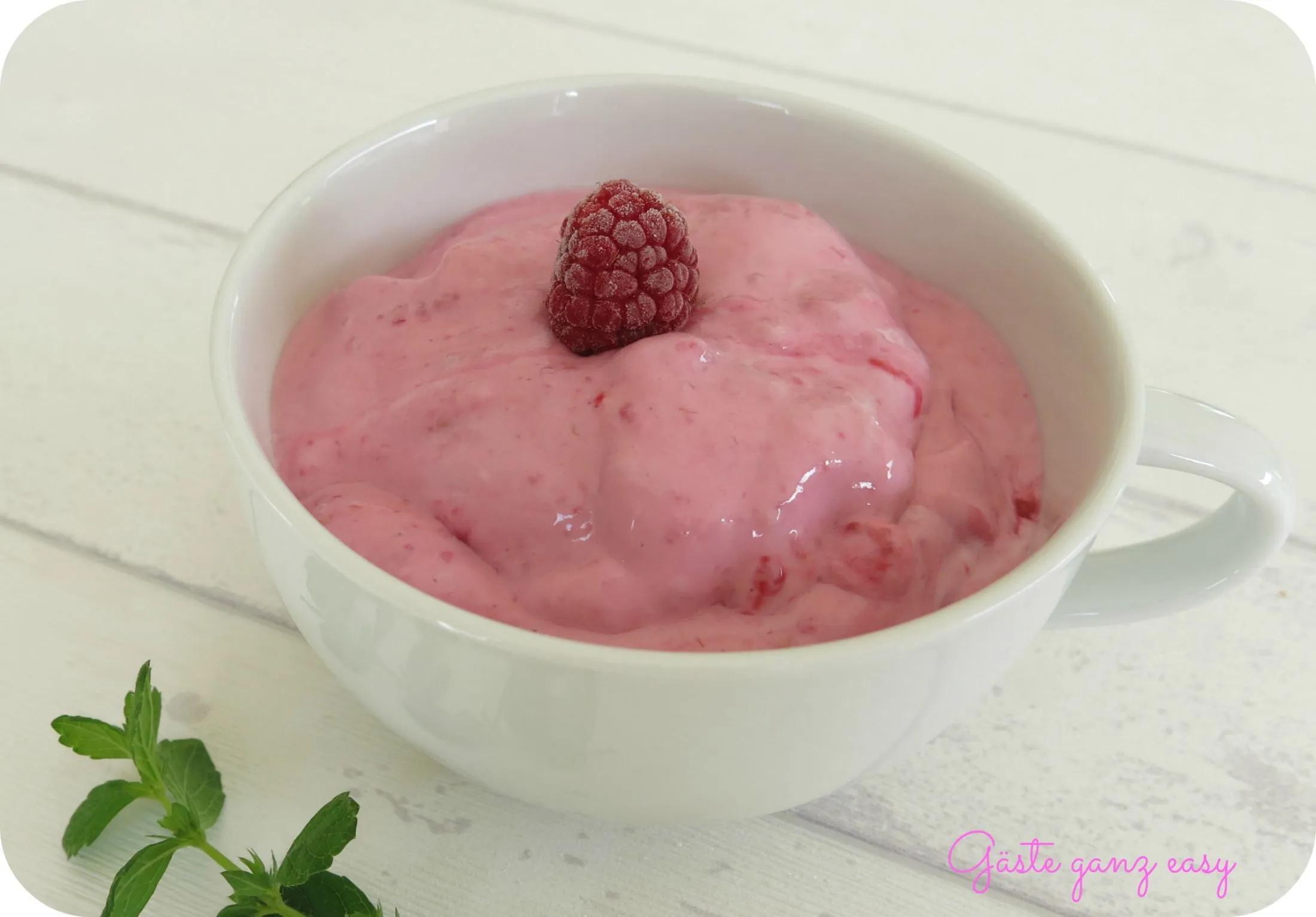 Schnelles Himbeereis aus drei Zutaten | Himbeereis, Rezeptideen, Himbeeren