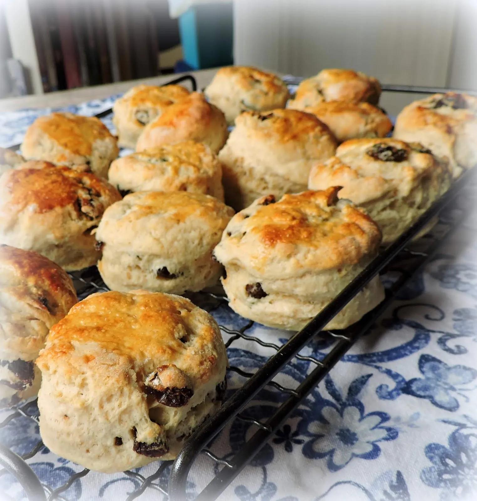 The English Kitchen: Classic English Scones - A Complete Tutorial