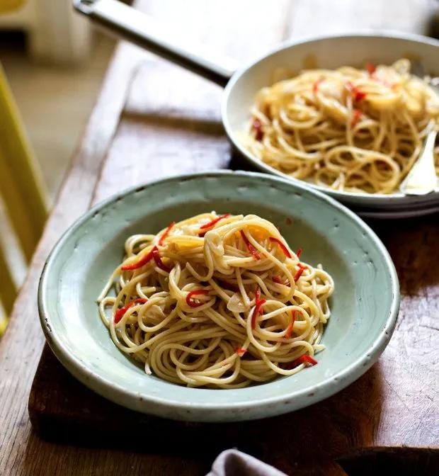 Spaghetti aglio olio e peperoncino | Recepty na Prima Fresh