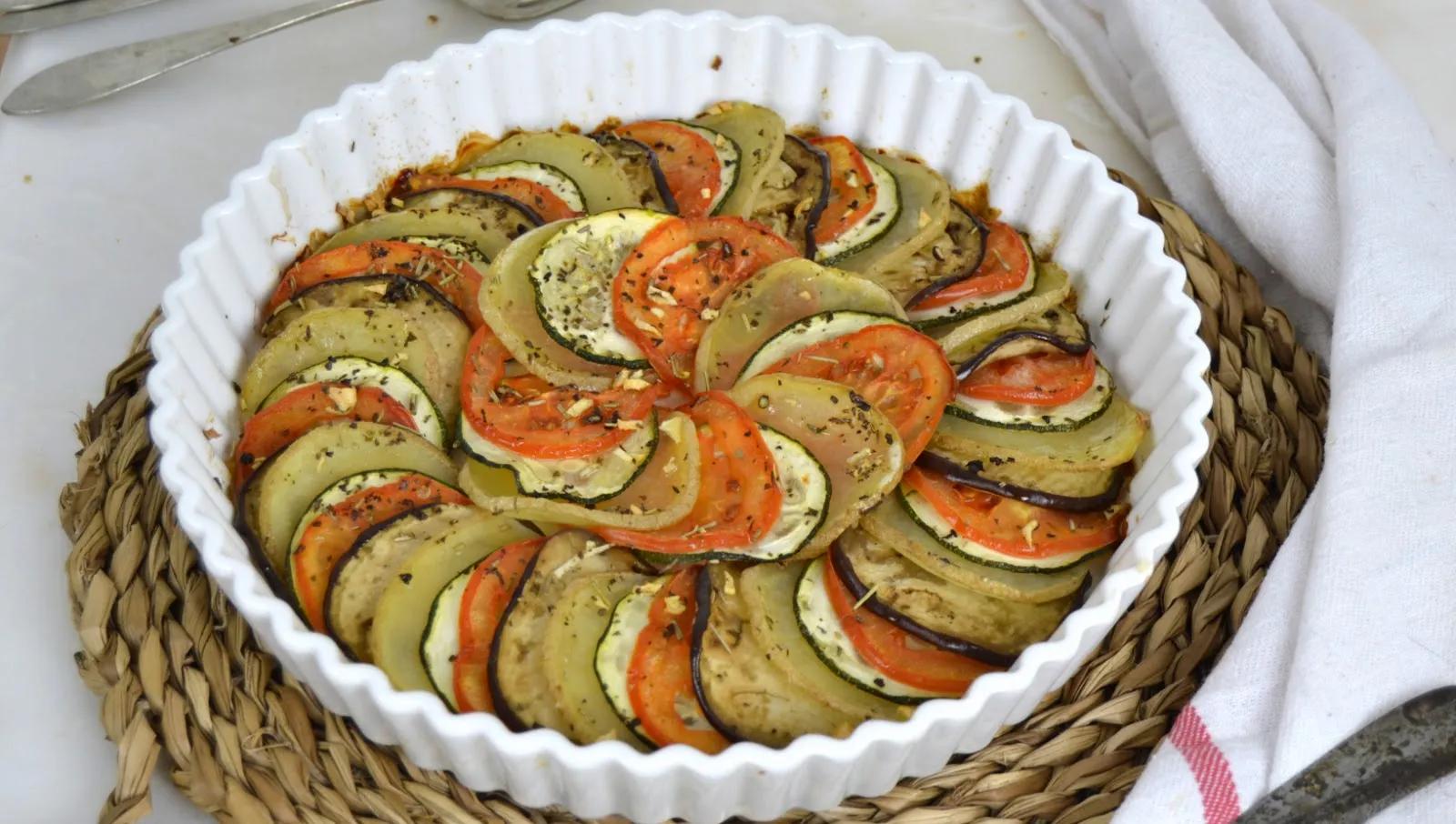Ratatouille. Receta francesa de verduras asadas al horno | Cuuking ...