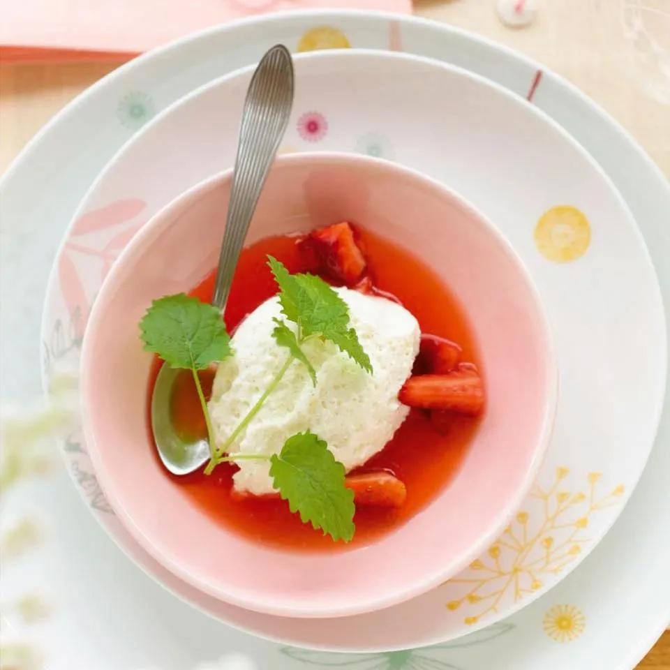 Erdbeer-Süppchen mit Quarkschaum Rezept | Rezept | Rezepte ...