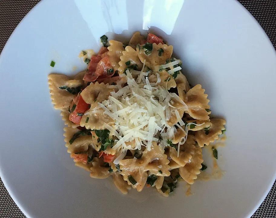 Farfalle mit Bärlauch und frischen Tomaten von alexandra110 | Chefkoch