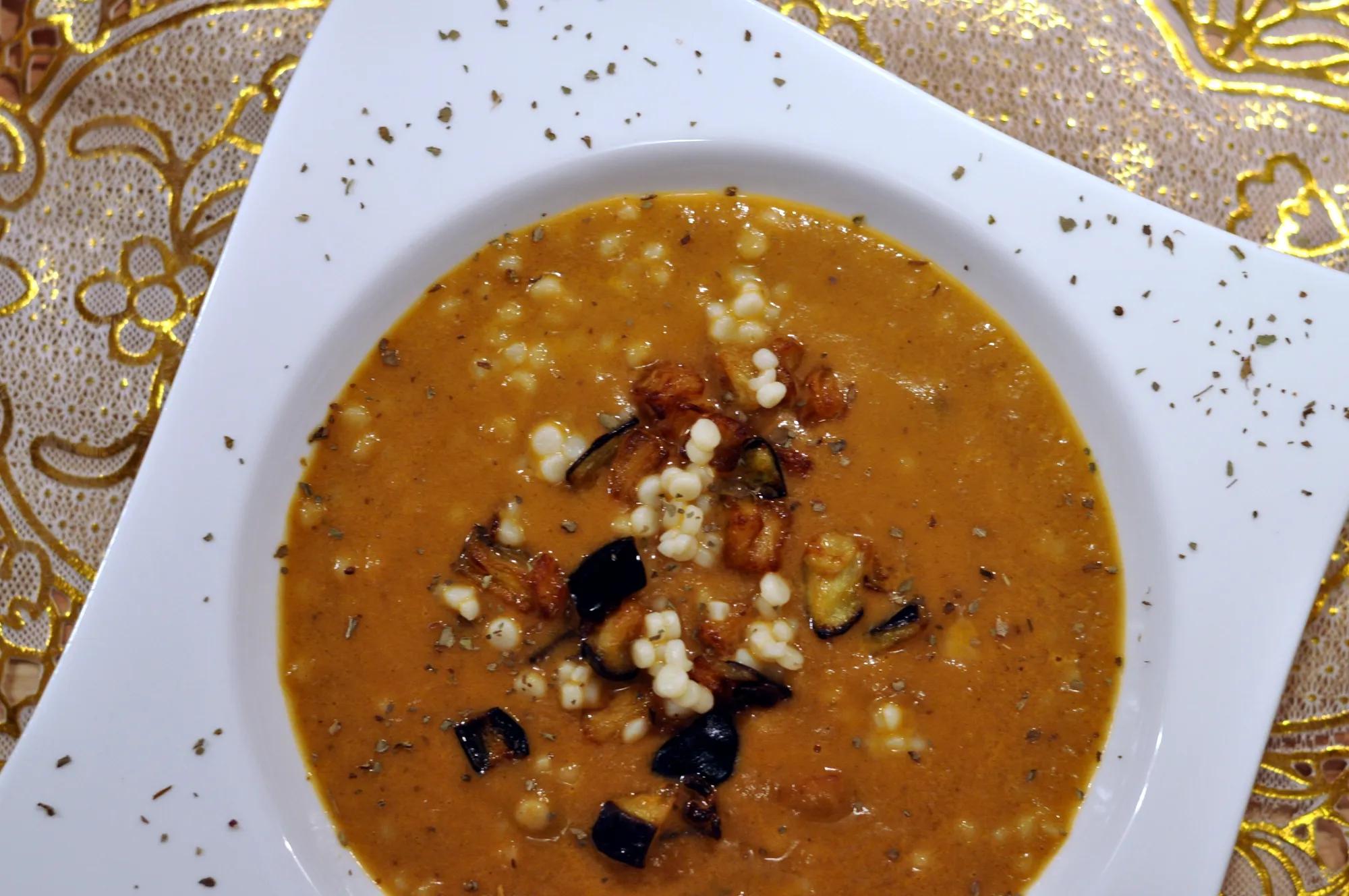 Reise nach Jerusalem: Auberginensuppe mit Couscous – Esspaar