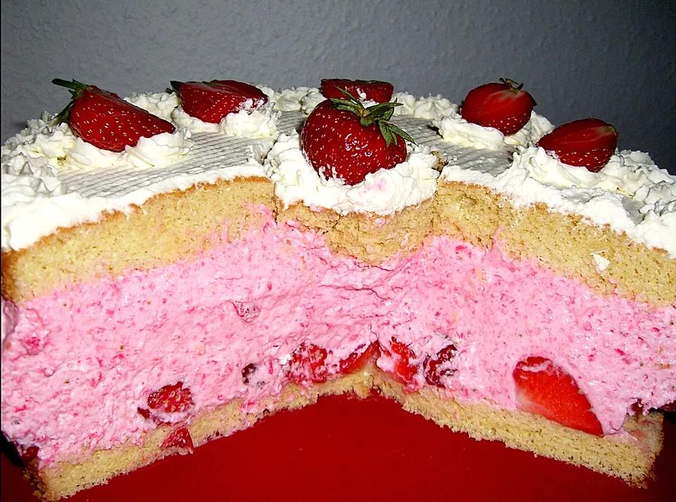 Erdbeer - Joghurt - Sahne - Torte von Patchine | Chefkoch