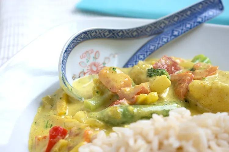 Veganes Thai-Erdnuss-Curry - Rezept | GuteKueche.de