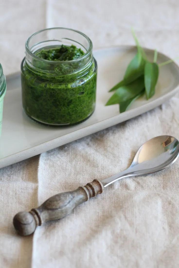 Einfaches Bärlauch Pesto | Rezept in 2021 | Pesto, Bärlauch, Lauch