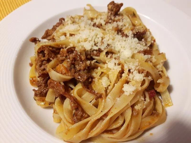 Rezept: Tagliatelle alla Bolognese mit Pfifferlingen