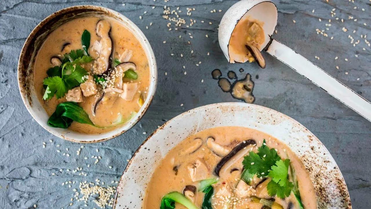 Asiatische Kokos-Huhn-Suppe mit Zitronengras I Quickies I FOODBOOM ...