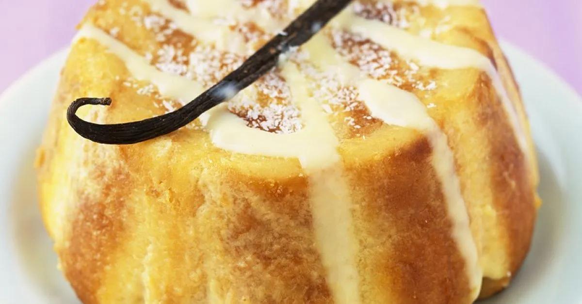 Kuchen mit Vanillecreme-Füllung Rezept | EAT SMARTER