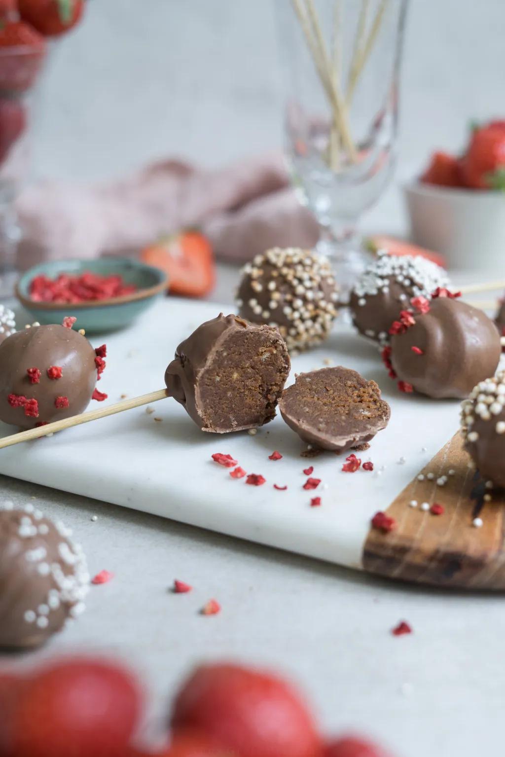 Cake Pops mit Nuss-Nougat - www.glutenfreiumdiewelt.de