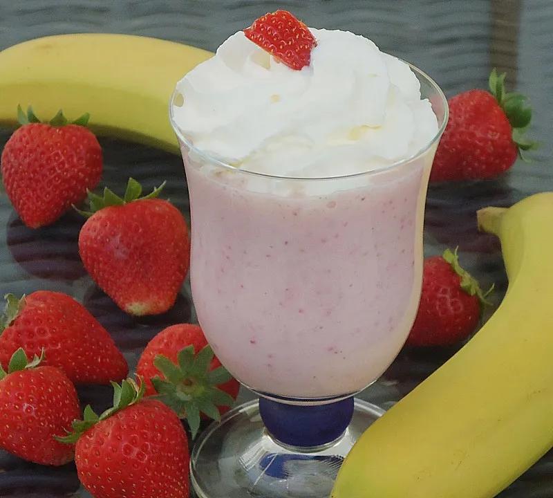Erdbeer-Bananen-Milchshake mit Zimt | Chefkoch.de
