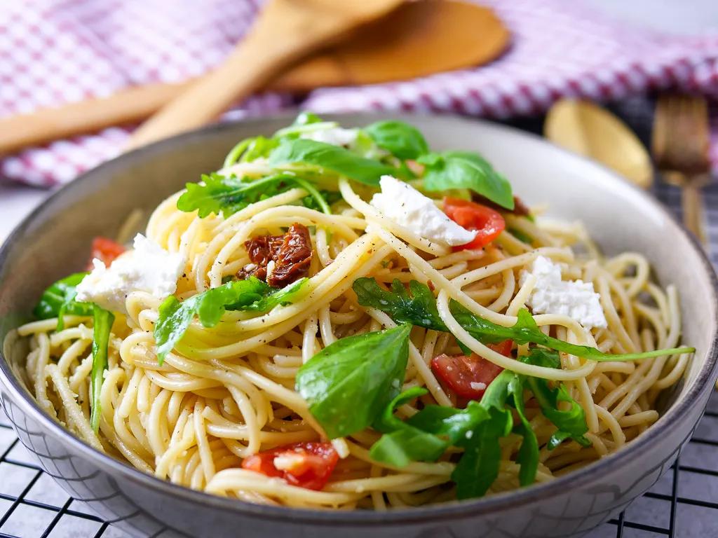 Spaghetti Salat Rezept - Applethree - Food | Travel | Games