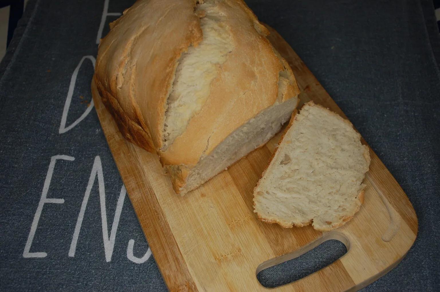 Weißbrot mit Sauerteig aus dem Brotbackautomaten - Einfach Kochen und ...