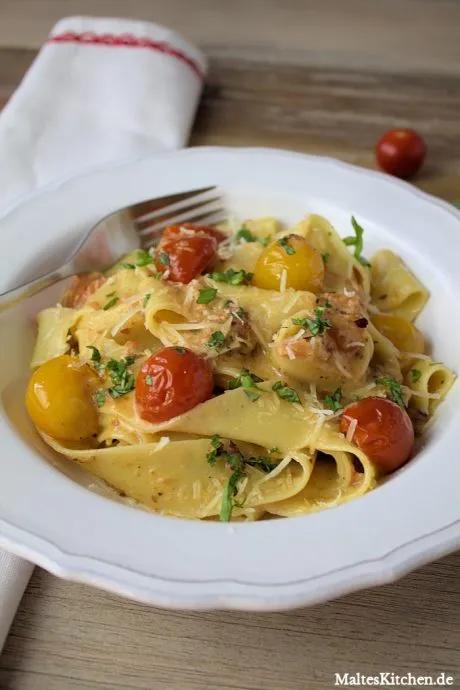 Pappardelle in Tomaten-Sahne-Sauce