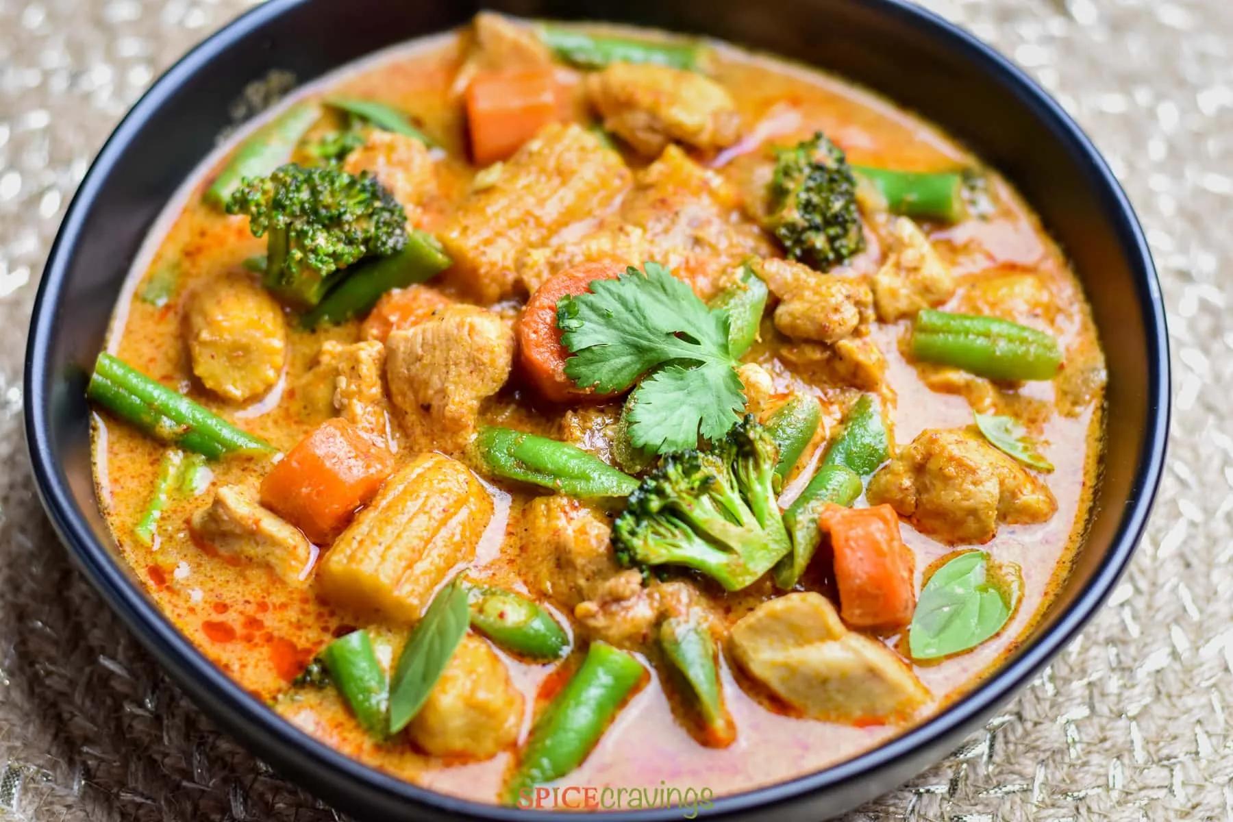 Thai Massaman Curry in Instant Pot or Stovetop - Spice Cravings