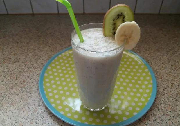 Kokos-Bananen-Kiwi-Shake Rezept - ichkoche.at