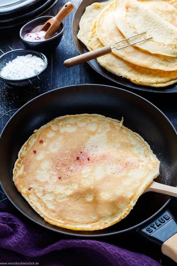 Pfannkuchen Grundrezept wie bei Oma - emmikochteinfach