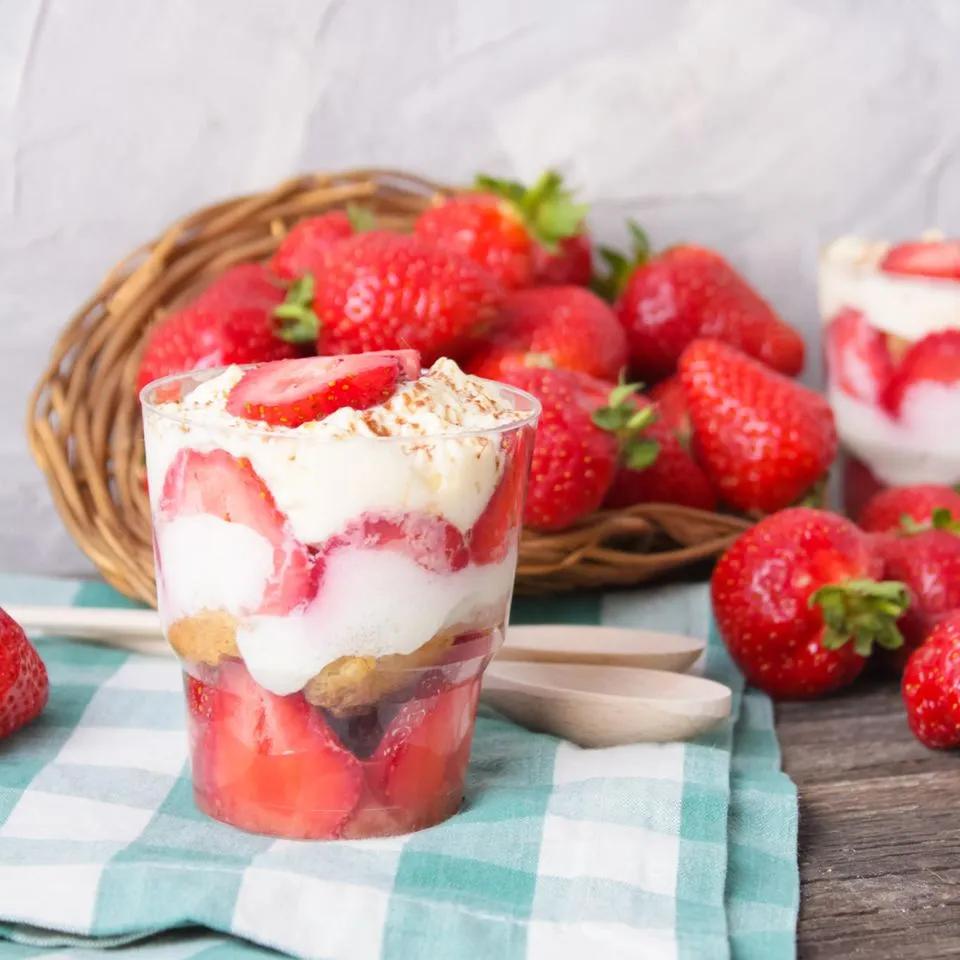 Erdbeer-Tiramisu: Das beste Rezept | BRIGITTE.de