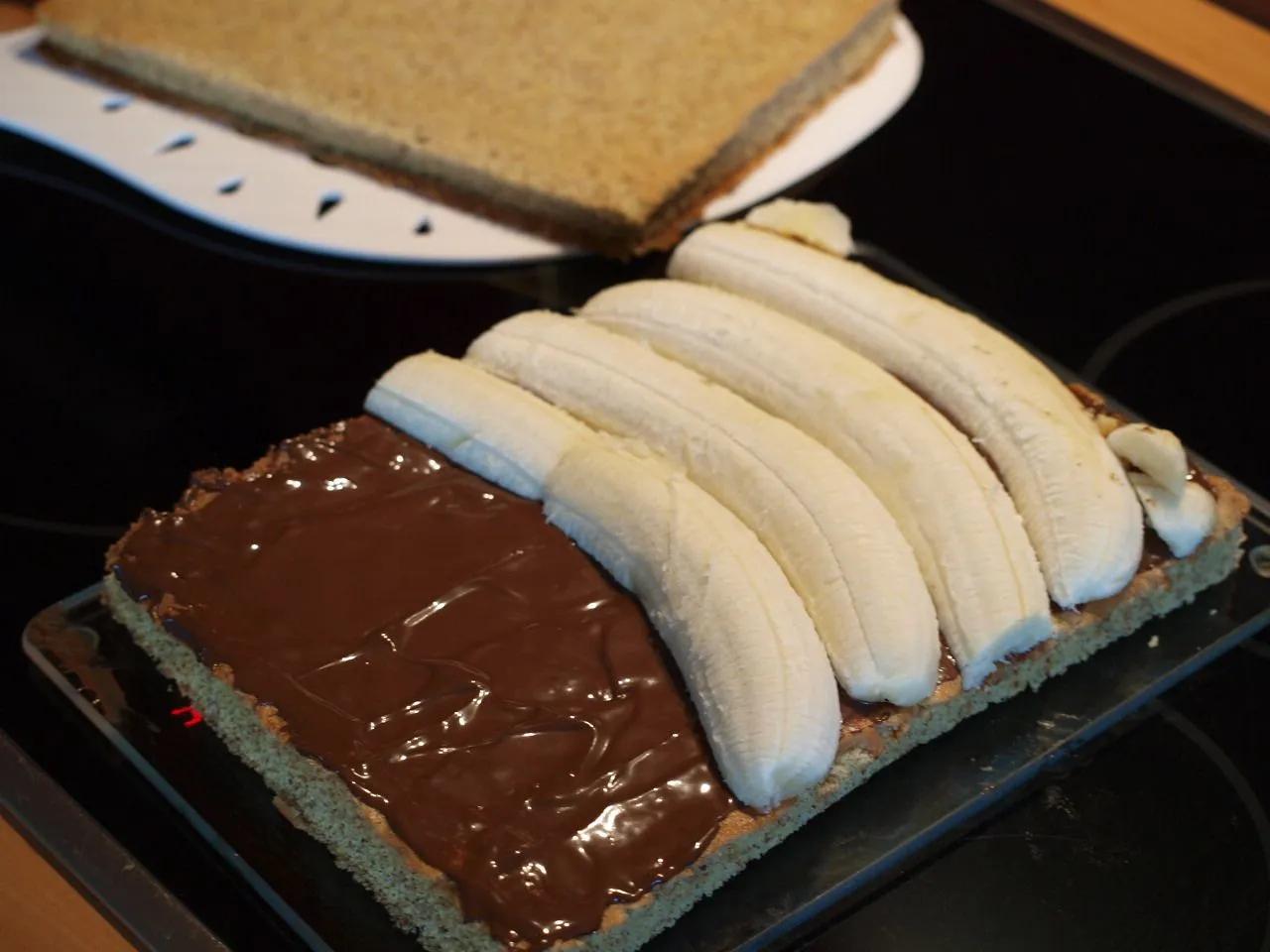 Bananen-Split-Torte | Rezept | Kuchen rezepte einfach, Bananensplit ...