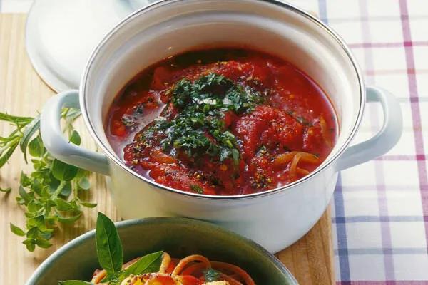 Tomaten-Sugo mit Kräutern Rezept | Küchengötter