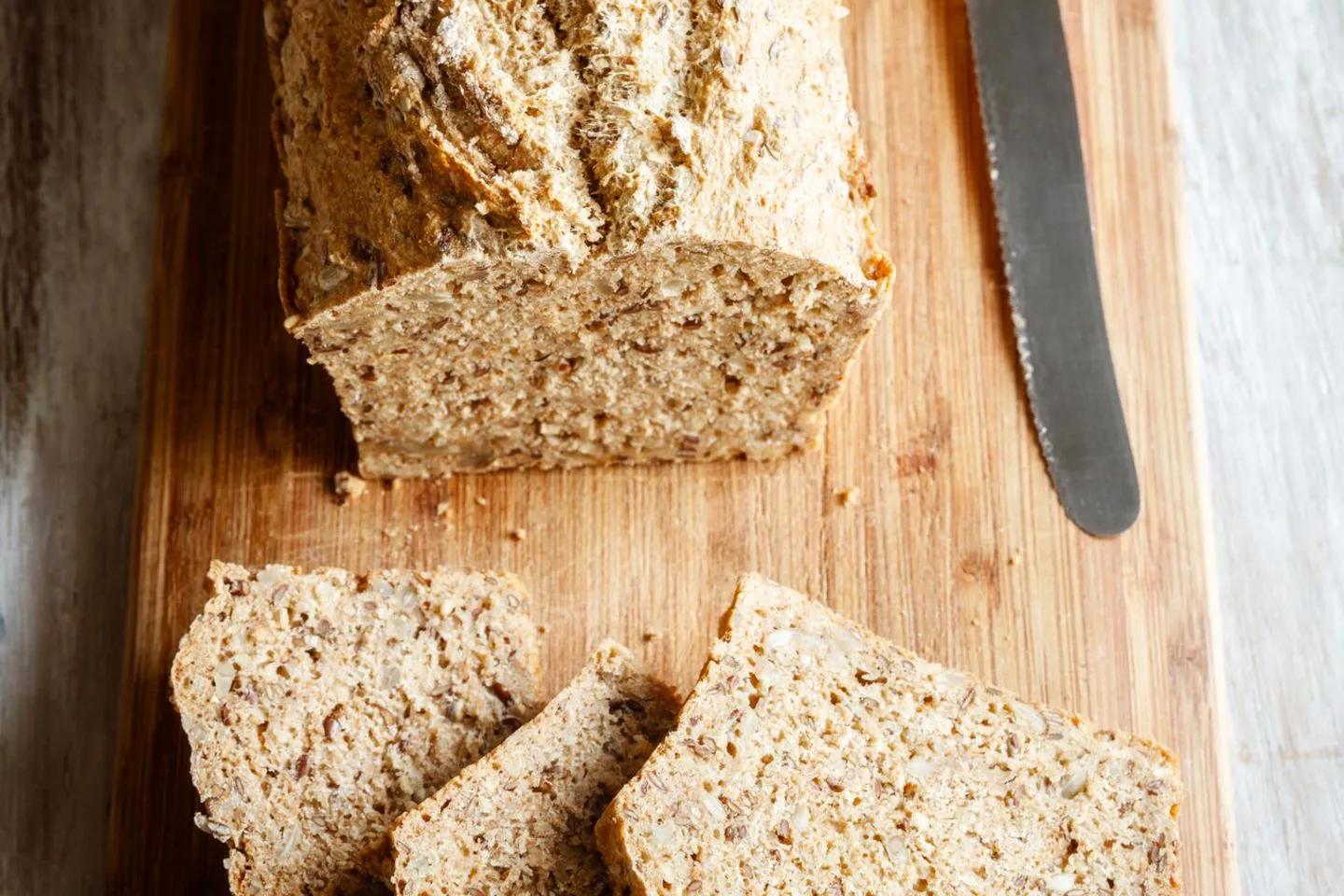 Dinkelbrot ohne Hefe: Saftiges Brot ohne Ruhezeit - Rezept | GALA.de